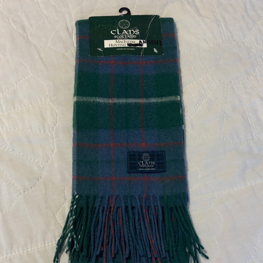 Clans Scotland MacIntyre Hunting Tartan Wool Scarf in Green & Blue